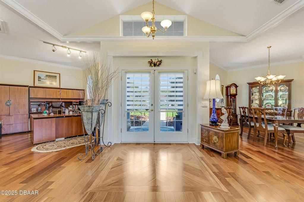 En Venta: $795,000 (3 camas, 2 baños, 3041 Pies cuadrados)