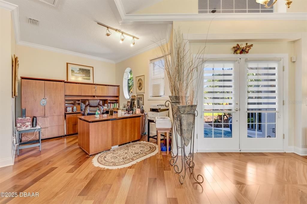 En Venta: $795,000 (3 camas, 2 baños, 3041 Pies cuadrados)