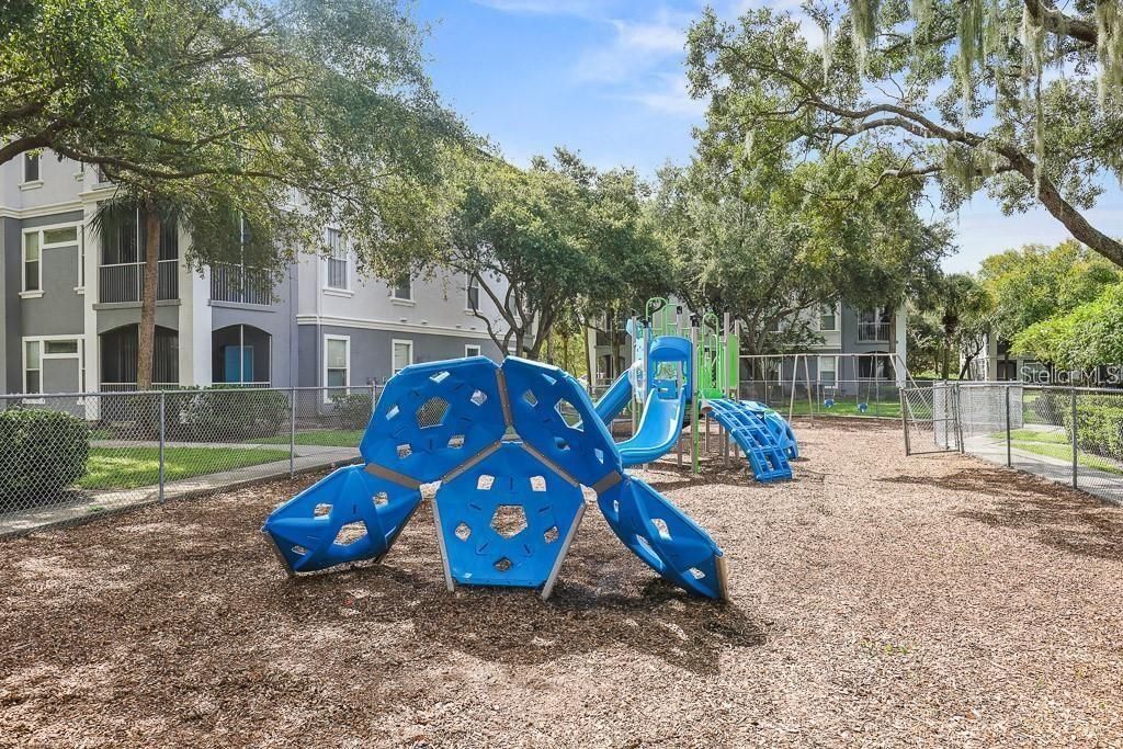 Activo con contrato: $1,650 (2 camas, 2 baños, 1068 Pies cuadrados)