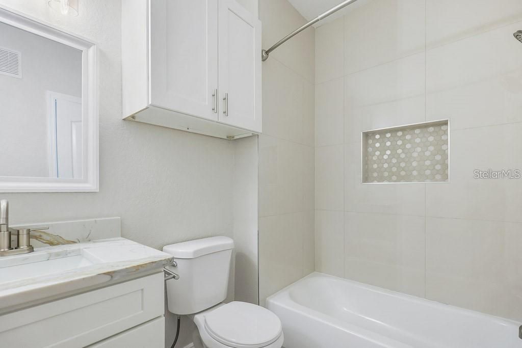 Activo con contrato: $1,650 (2 camas, 2 baños, 1068 Pies cuadrados)