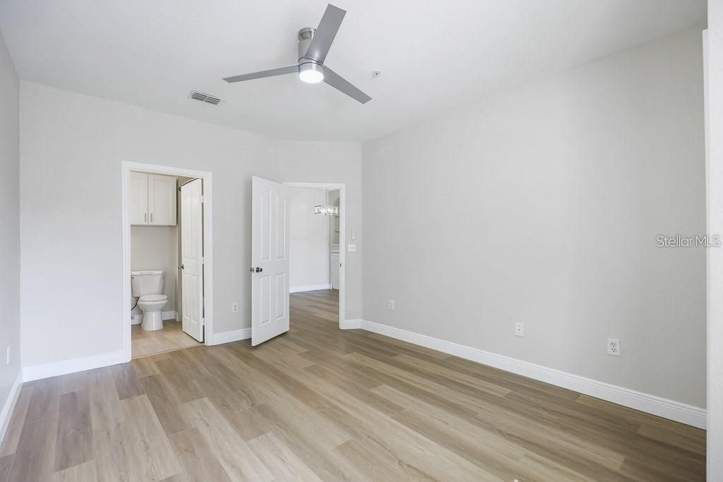 Activo con contrato: $1,650 (2 camas, 2 baños, 1068 Pies cuadrados)