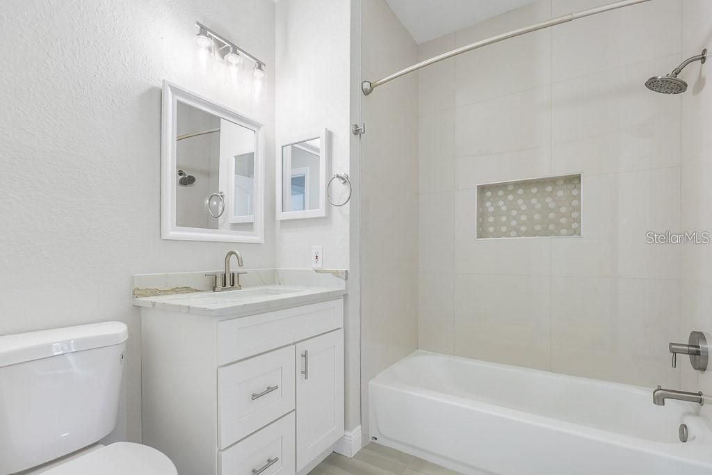 Activo con contrato: $1,650 (2 camas, 2 baños, 1068 Pies cuadrados)