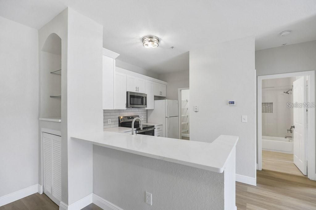 Activo con contrato: $1,650 (2 camas, 2 baños, 1068 Pies cuadrados)