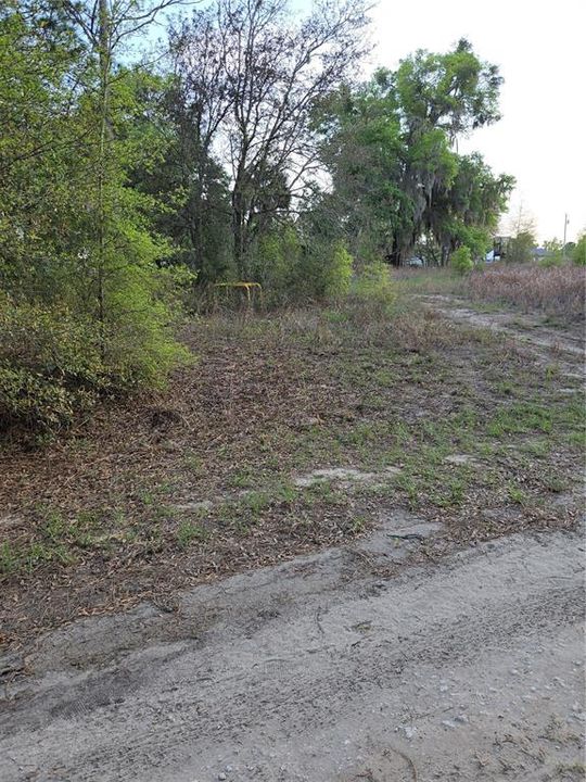 На продажу: $28,500 (0.23 acres)