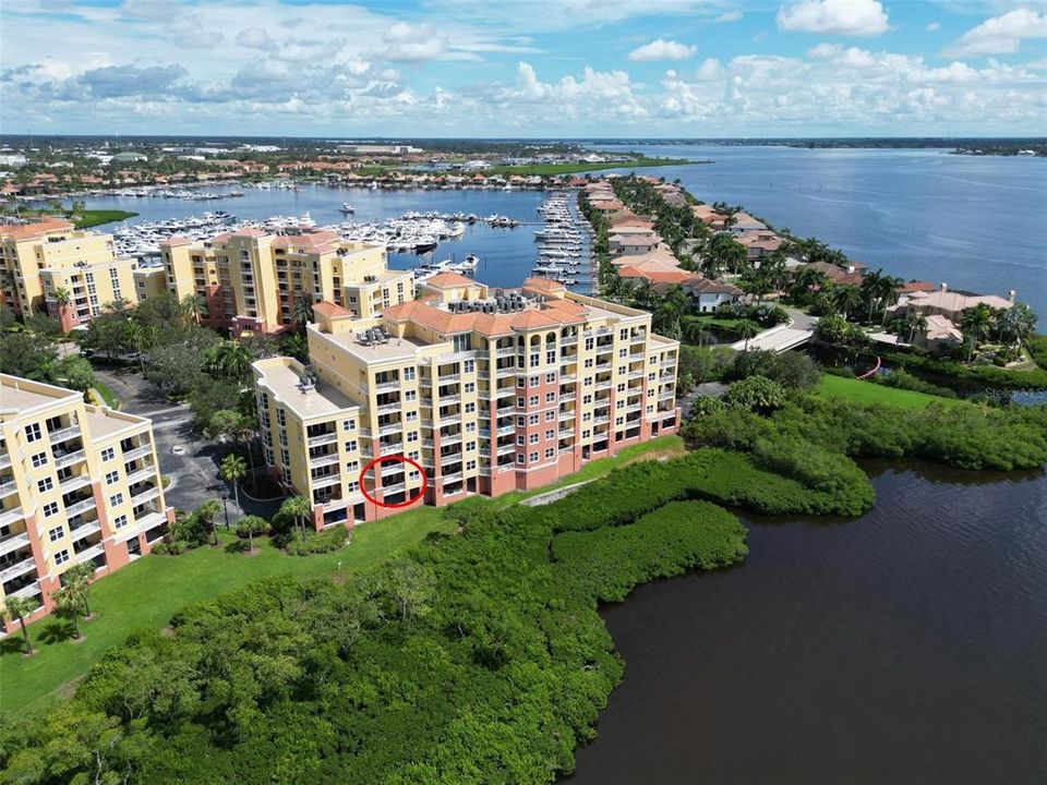 For Sale: $449,900 (2 beds, 2 baths, 1758 Square Feet)