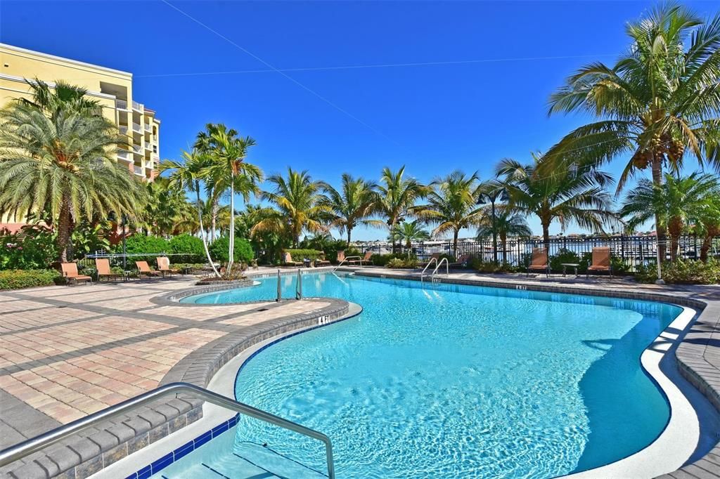 For Sale: $449,900 (2 beds, 2 baths, 1758 Square Feet)