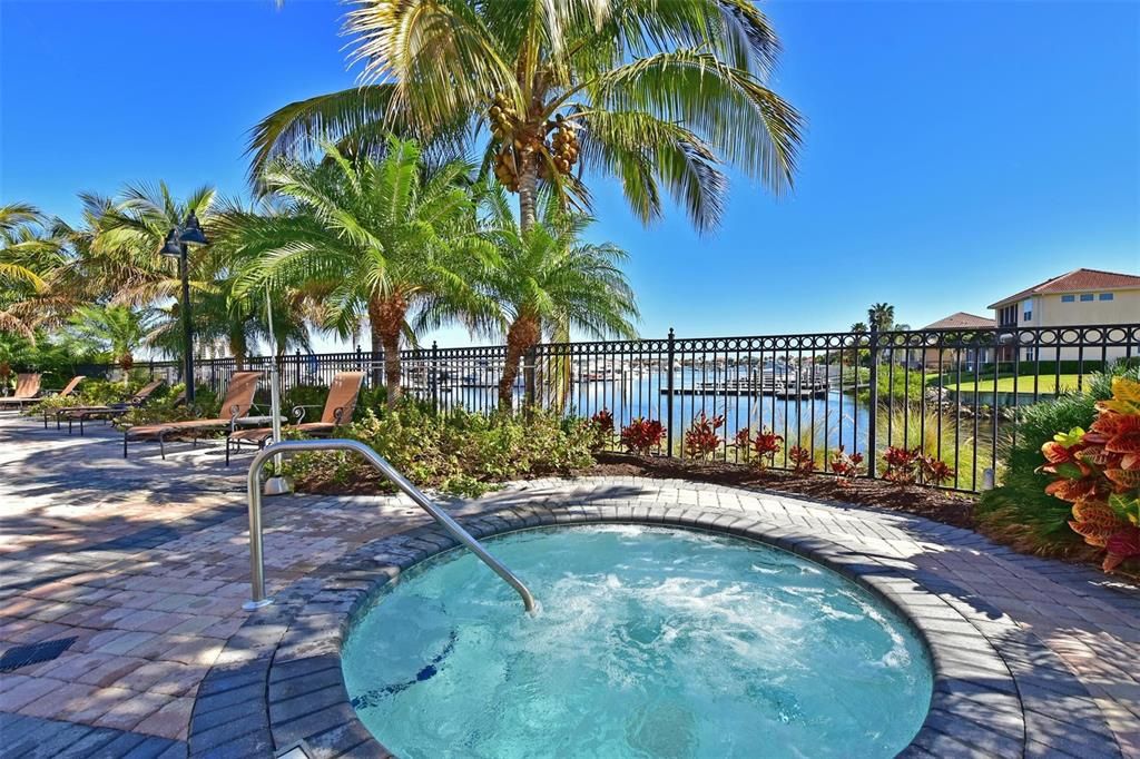 For Sale: $449,900 (2 beds, 2 baths, 1758 Square Feet)