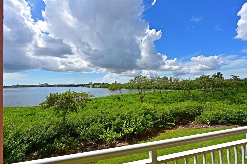 For Sale: $449,900 (2 beds, 2 baths, 1758 Square Feet)
