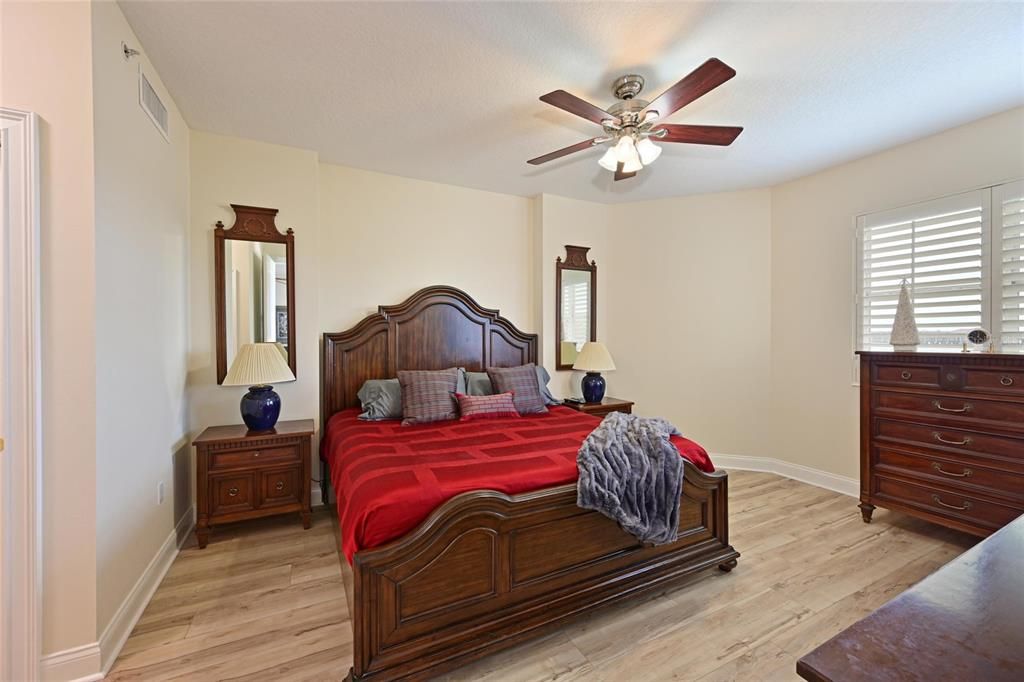 For Sale: $449,900 (2 beds, 2 baths, 1758 Square Feet)