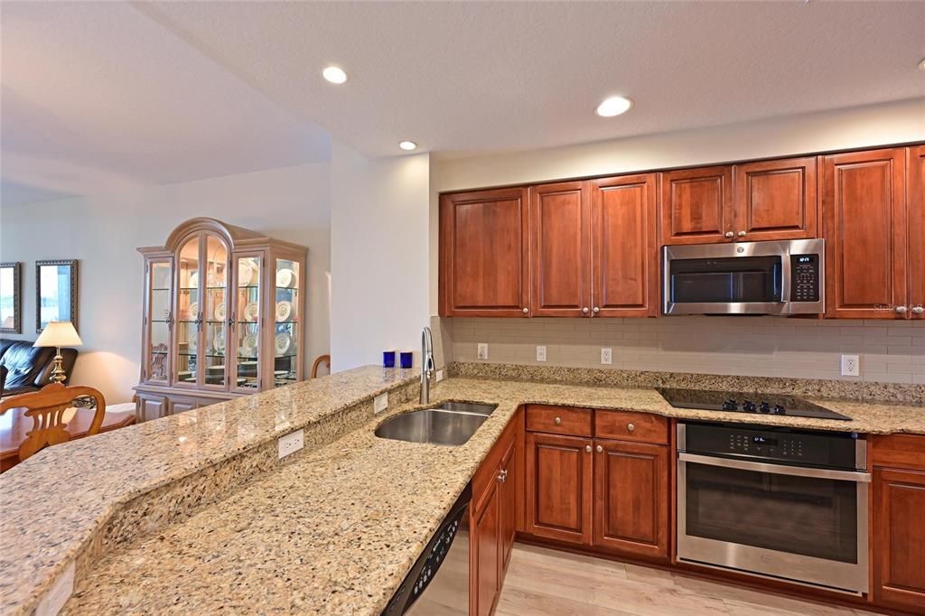 For Sale: $449,900 (2 beds, 2 baths, 1758 Square Feet)