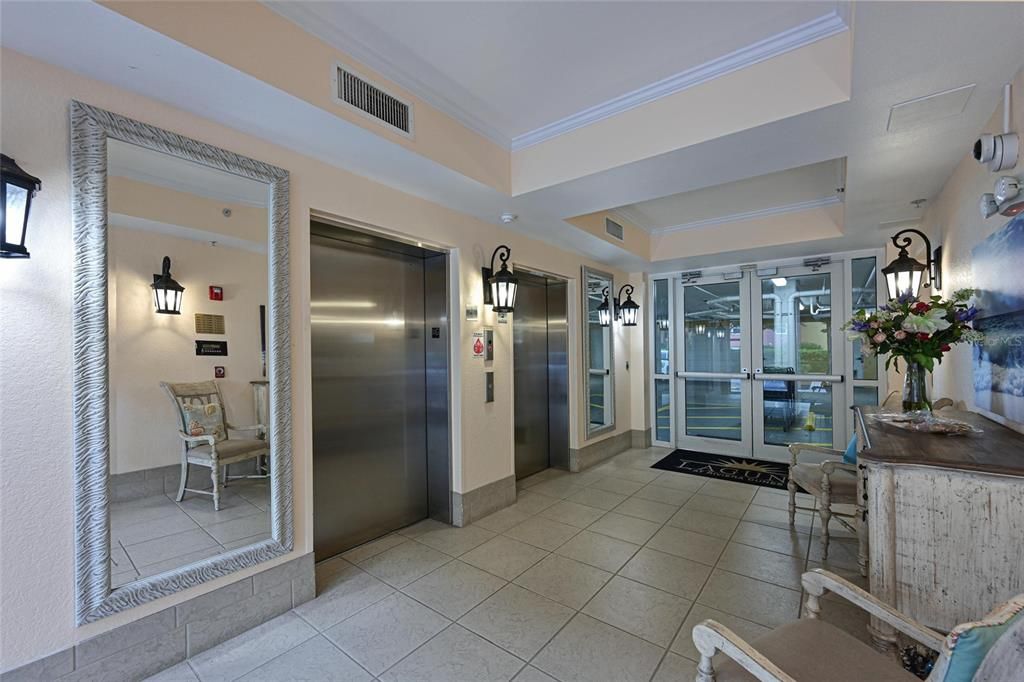 For Sale: $449,900 (2 beds, 2 baths, 1758 Square Feet)