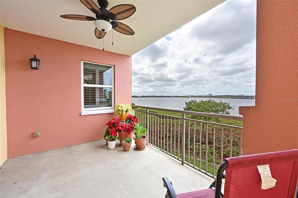 For Sale: $449,900 (2 beds, 2 baths, 1758 Square Feet)