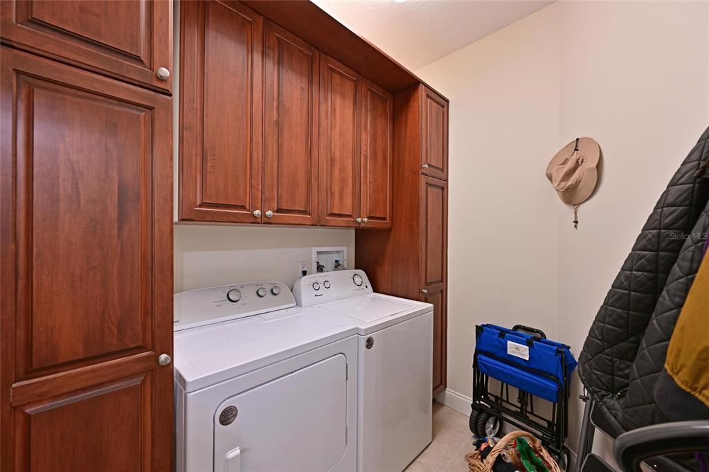 For Sale: $449,900 (2 beds, 2 baths, 1758 Square Feet)