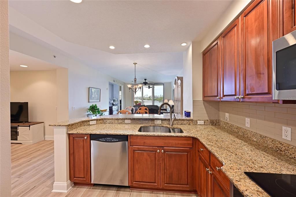 For Sale: $449,900 (2 beds, 2 baths, 1758 Square Feet)
