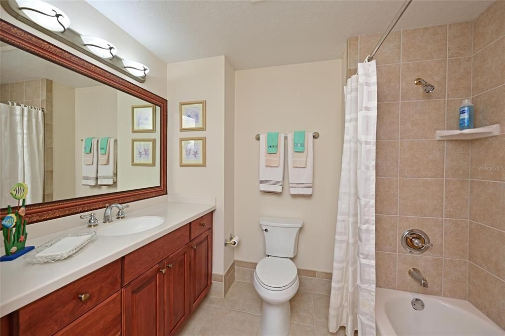 For Sale: $449,900 (2 beds, 2 baths, 1758 Square Feet)
