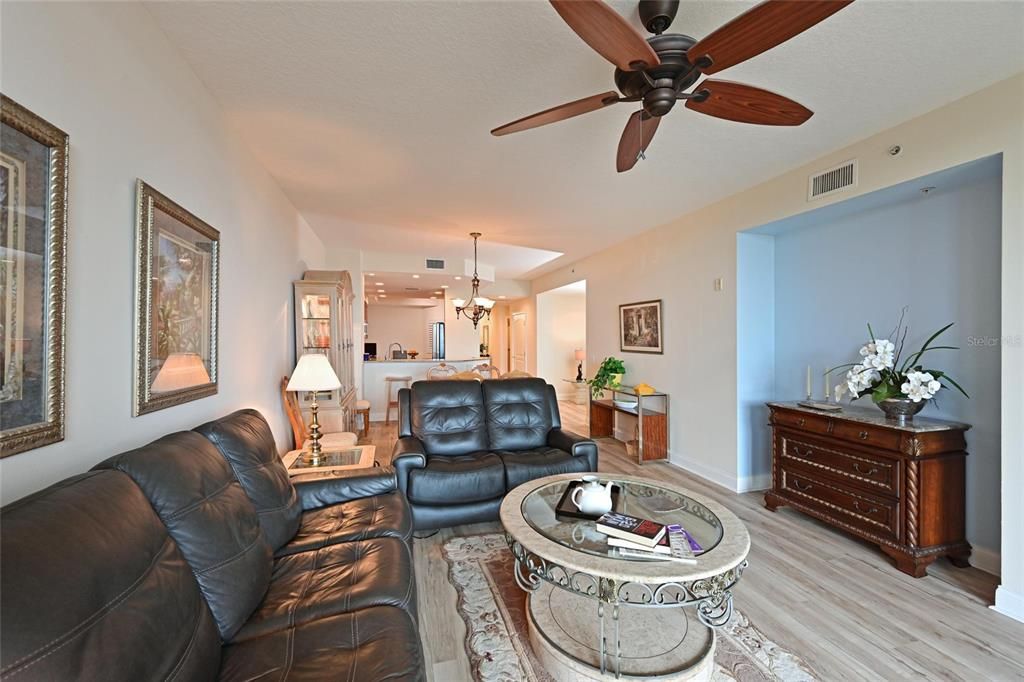 For Sale: $449,900 (2 beds, 2 baths, 1758 Square Feet)