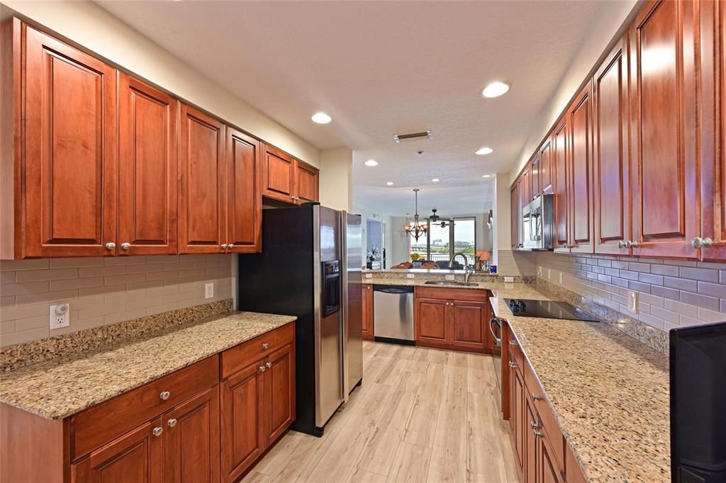 For Sale: $449,900 (2 beds, 2 baths, 1758 Square Feet)