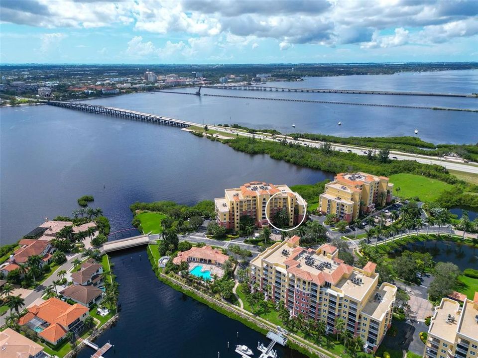 For Sale: $449,900 (2 beds, 2 baths, 1758 Square Feet)