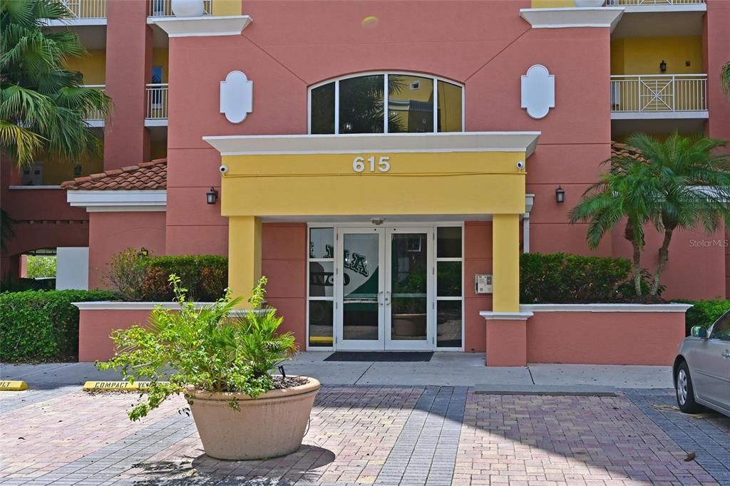 For Sale: $449,900 (2 beds, 2 baths, 1758 Square Feet)