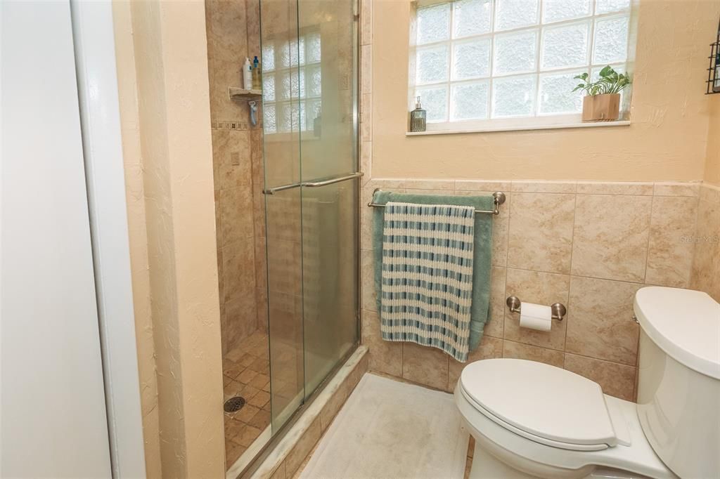 En Venta: $389,900 (3 camas, 2 baños, 2109 Pies cuadrados)