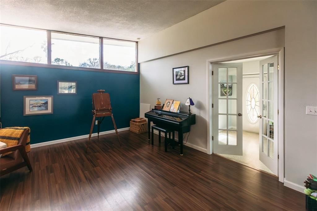 En Venta: $389,900 (3 camas, 2 baños, 2109 Pies cuadrados)