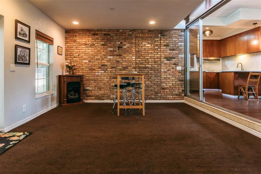 En Venta: $389,900 (3 camas, 2 baños, 2109 Pies cuadrados)