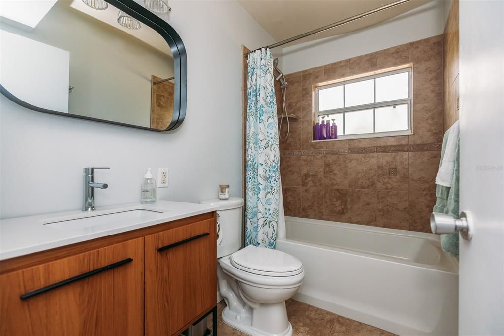 En Venta: $389,900 (3 camas, 2 baños, 2109 Pies cuadrados)