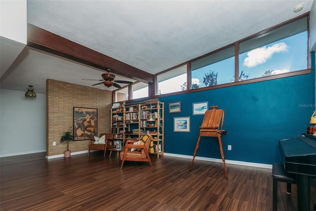 En Venta: $389,900 (3 camas, 2 baños, 2109 Pies cuadrados)