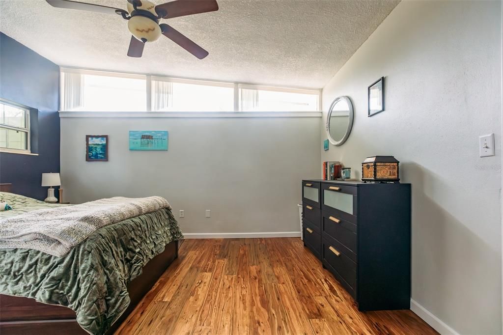 En Venta: $389,900 (3 camas, 2 baños, 2109 Pies cuadrados)