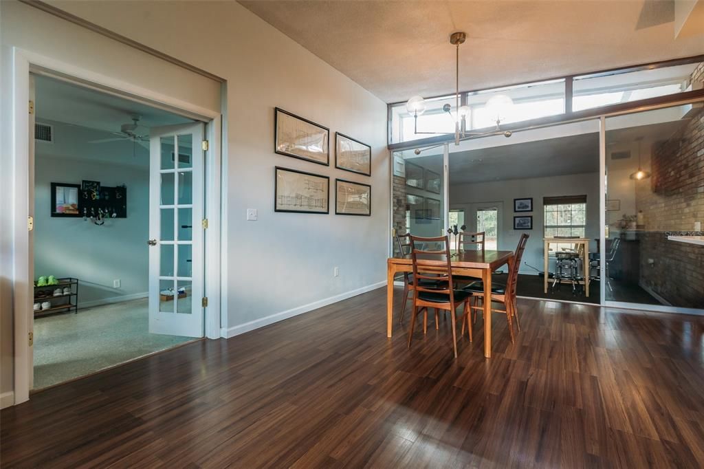 En Venta: $389,900 (3 camas, 2 baños, 2109 Pies cuadrados)