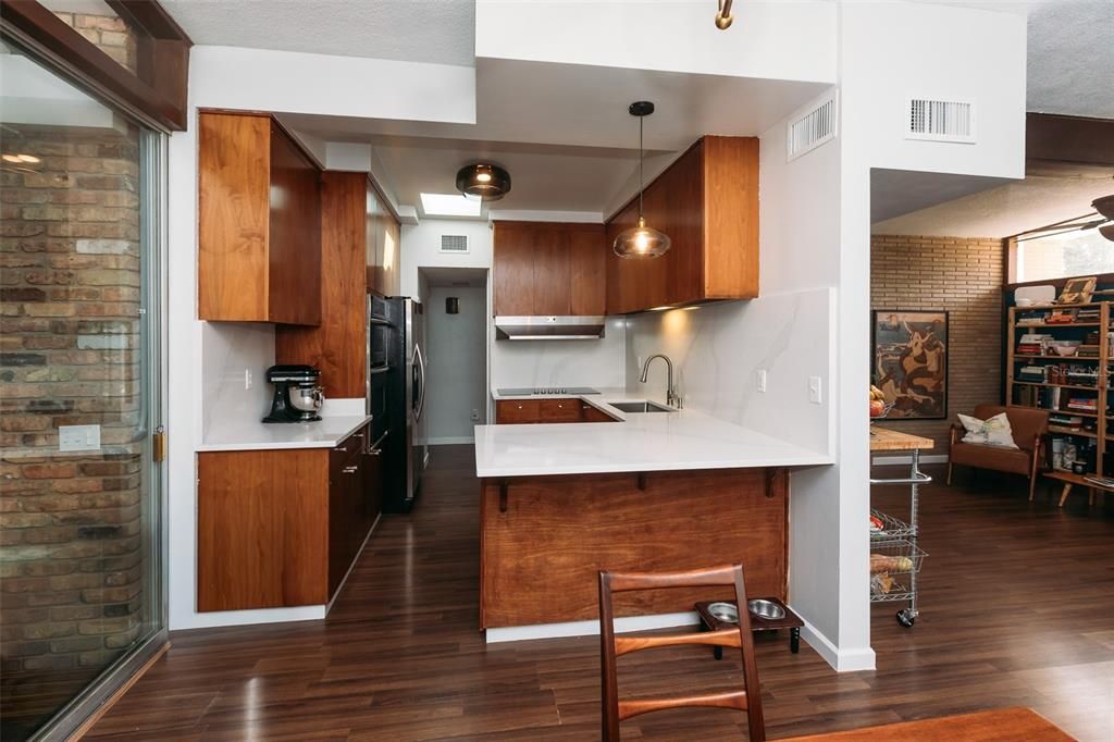 En Venta: $389,900 (3 camas, 2 baños, 2109 Pies cuadrados)