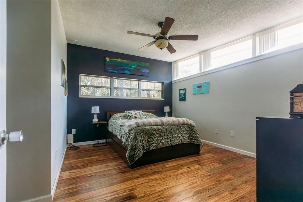 En Venta: $389,900 (3 camas, 2 baños, 2109 Pies cuadrados)