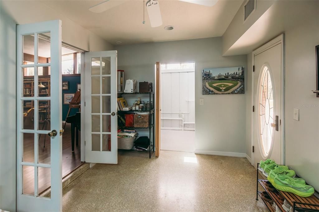 En Venta: $389,900 (3 camas, 2 baños, 2109 Pies cuadrados)