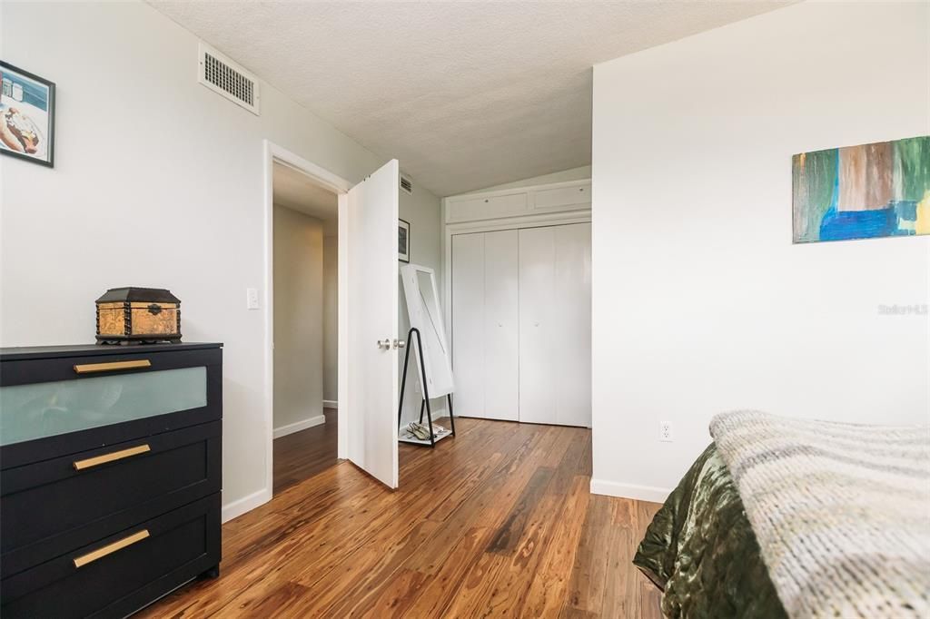 En Venta: $389,900 (3 camas, 2 baños, 2109 Pies cuadrados)