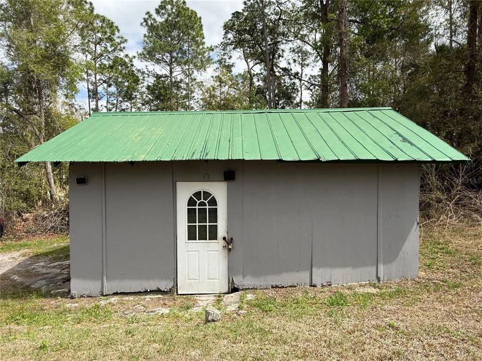For Sale: $245,000 (3 beds, 2 baths, 1200 Square Feet)