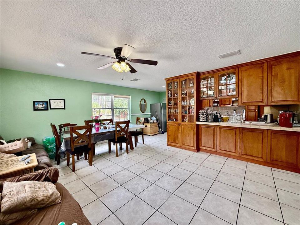 For Sale: $245,000 (3 beds, 2 baths, 1200 Square Feet)