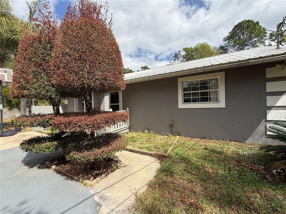 For Sale: $245,000 (3 beds, 2 baths, 1200 Square Feet)