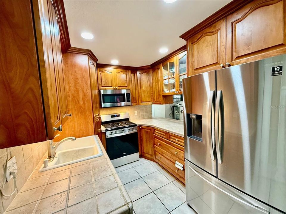 For Sale: $245,000 (3 beds, 2 baths, 1200 Square Feet)
