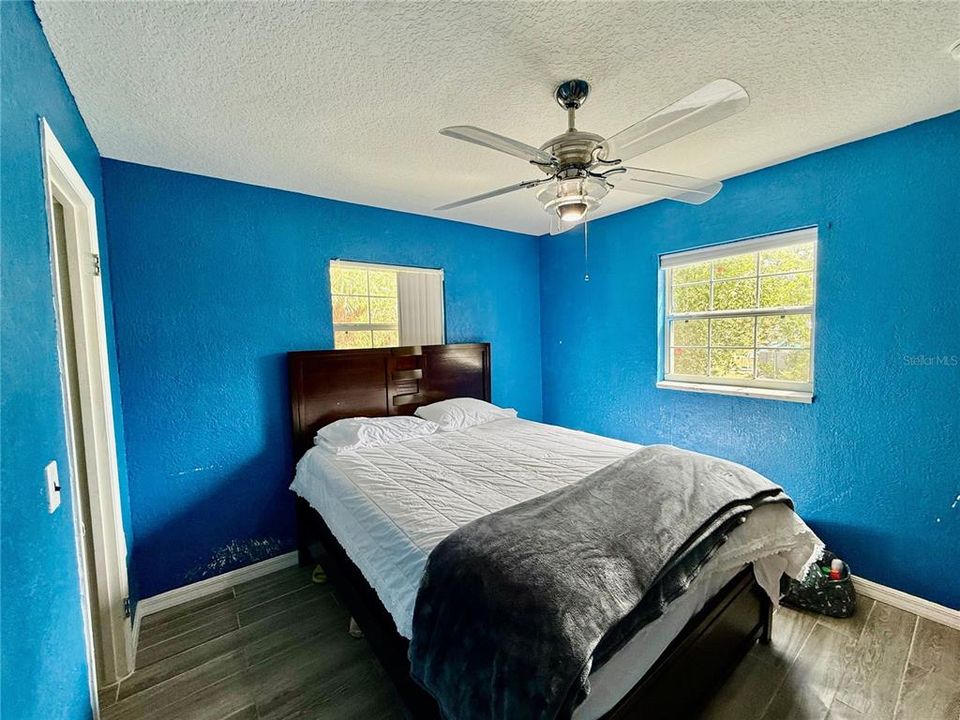 For Sale: $245,000 (3 beds, 2 baths, 1200 Square Feet)