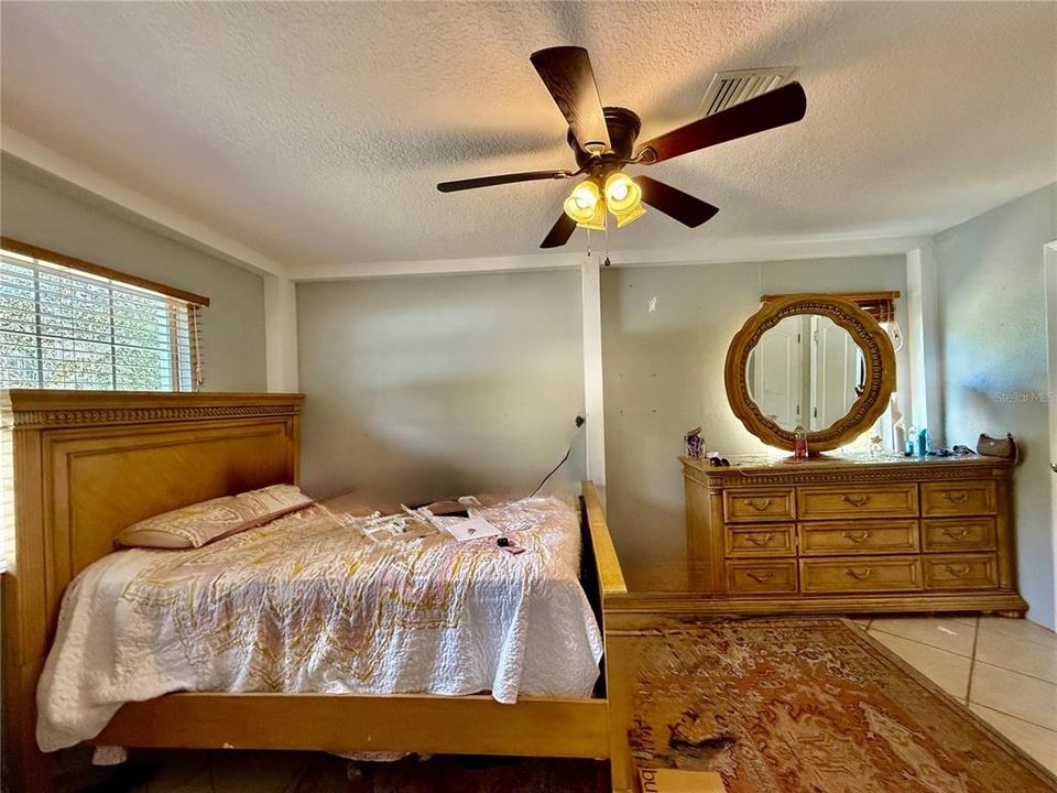 For Sale: $245,000 (3 beds, 2 baths, 1200 Square Feet)