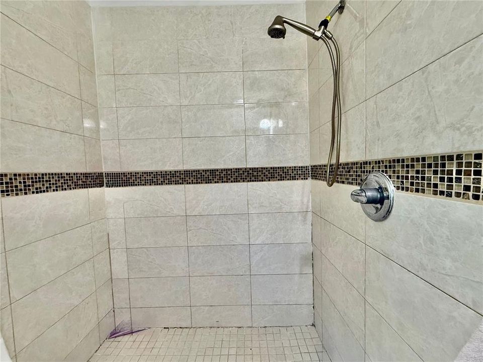 For Sale: $245,000 (3 beds, 2 baths, 1200 Square Feet)