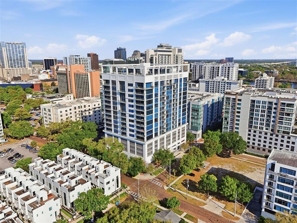 На продажу: $499,999 (2 спален, 2 ванн, 1765 Квадратных фут)