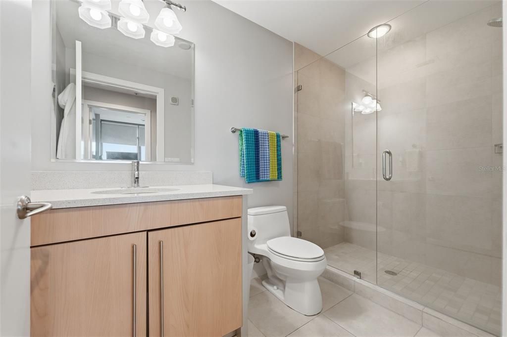 На продажу: $499,999 (2 спален, 2 ванн, 1765 Квадратных фут)