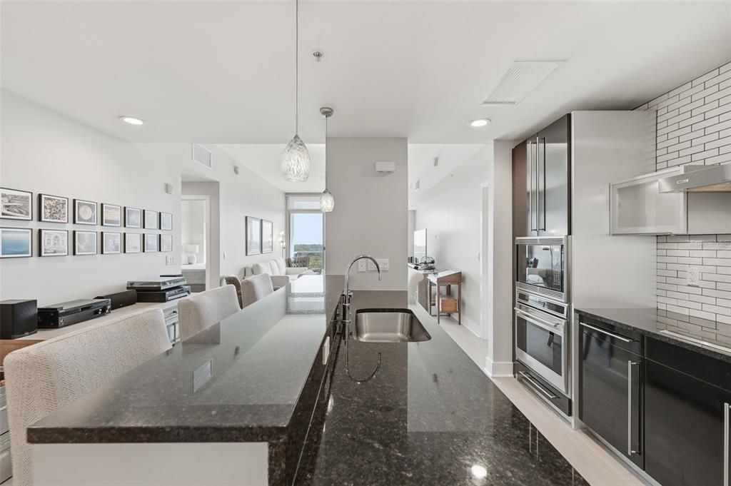 На продажу: $499,999 (2 спален, 2 ванн, 1765 Квадратных фут)