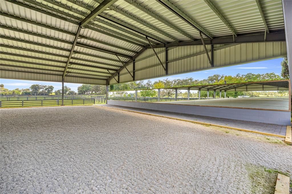 For Sale: $2,750,000 (2 beds, 1 baths, 885 Square Feet)