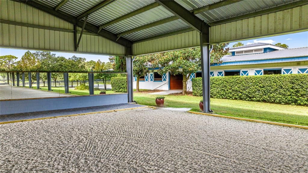 For Sale: $2,750,000 (2 beds, 1 baths, 885 Square Feet)