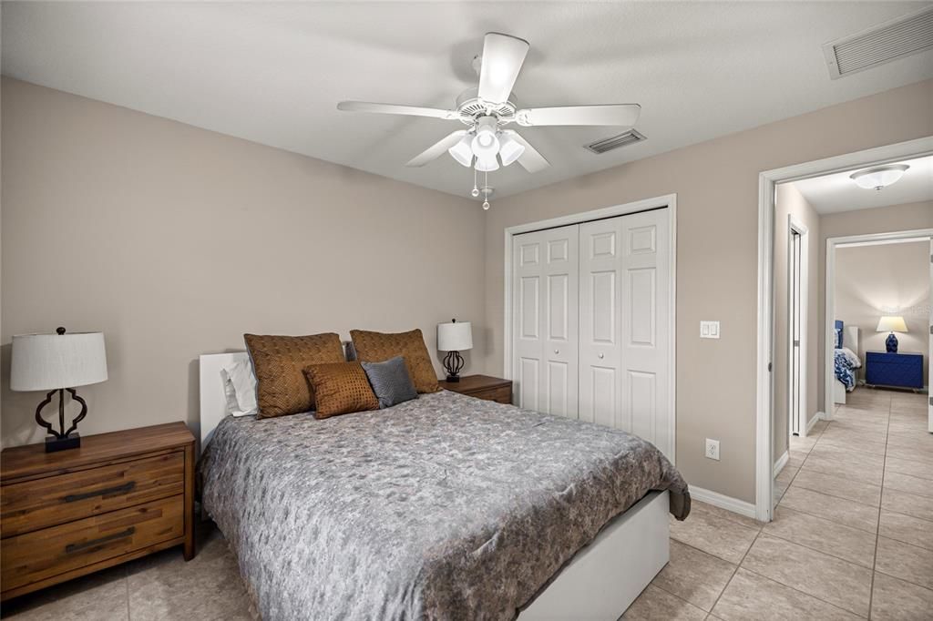 For Sale: $2,750,000 (2 beds, 1 baths, 885 Square Feet)