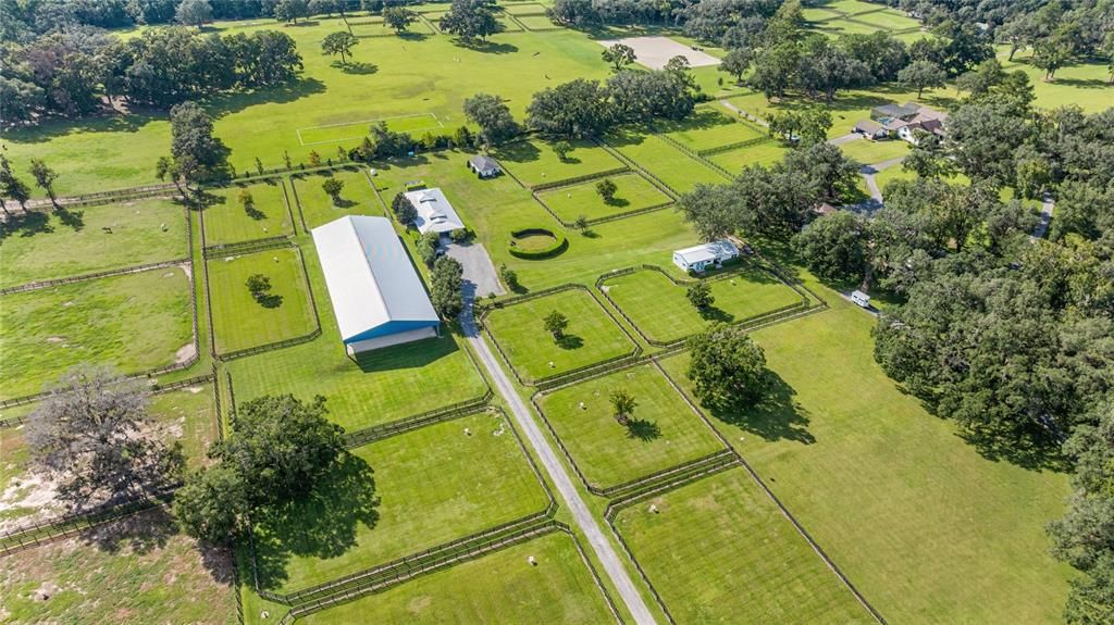 For Sale: $2,750,000 (2 beds, 1 baths, 885 Square Feet)