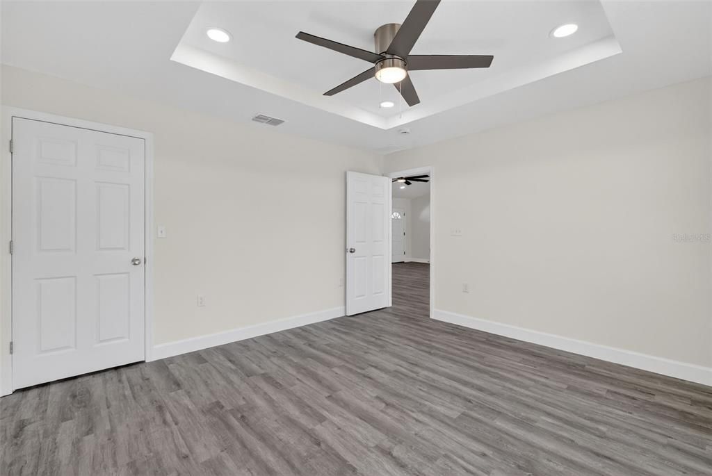Activo con contrato: $290,000 (3 camas, 2 baños, 1534 Pies cuadrados)