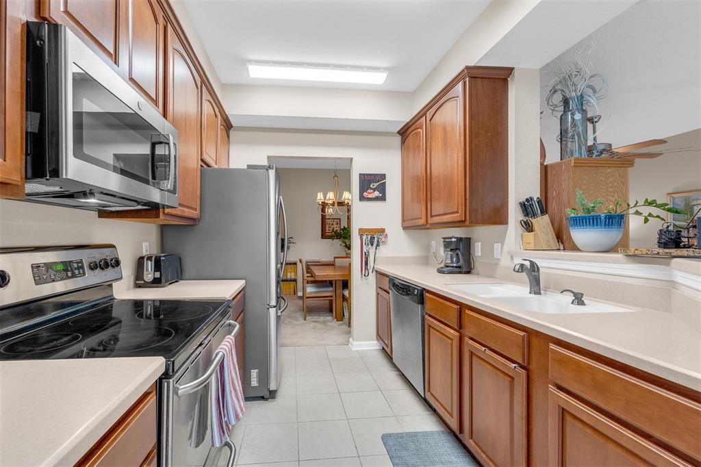 For Sale: $264,900 (3 beds, 2 baths, 1408 Square Feet)